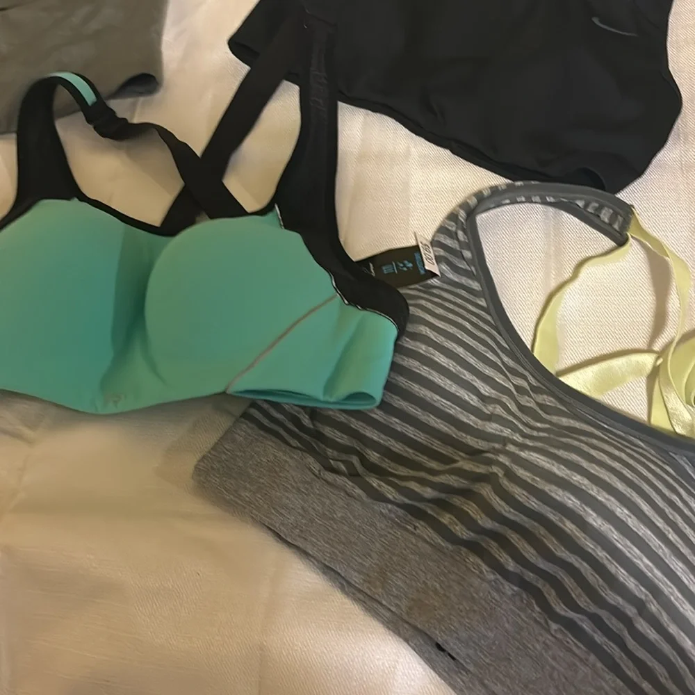 Sports bras. Nike, VSX, Mondetta, one off brand. - Picture 4 of 7